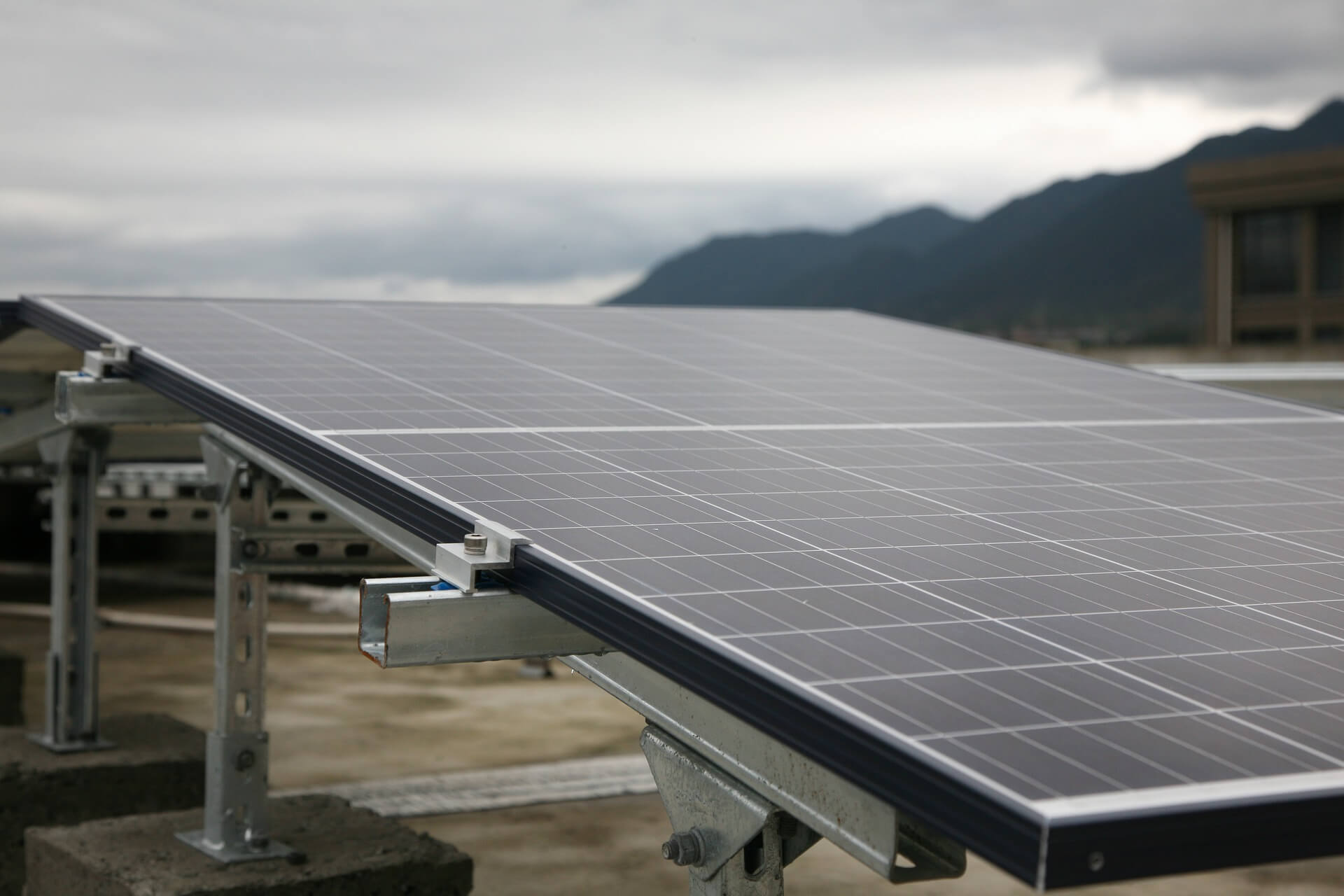 a1-Várakozásokat felülmúló heterojunction panel érkezik